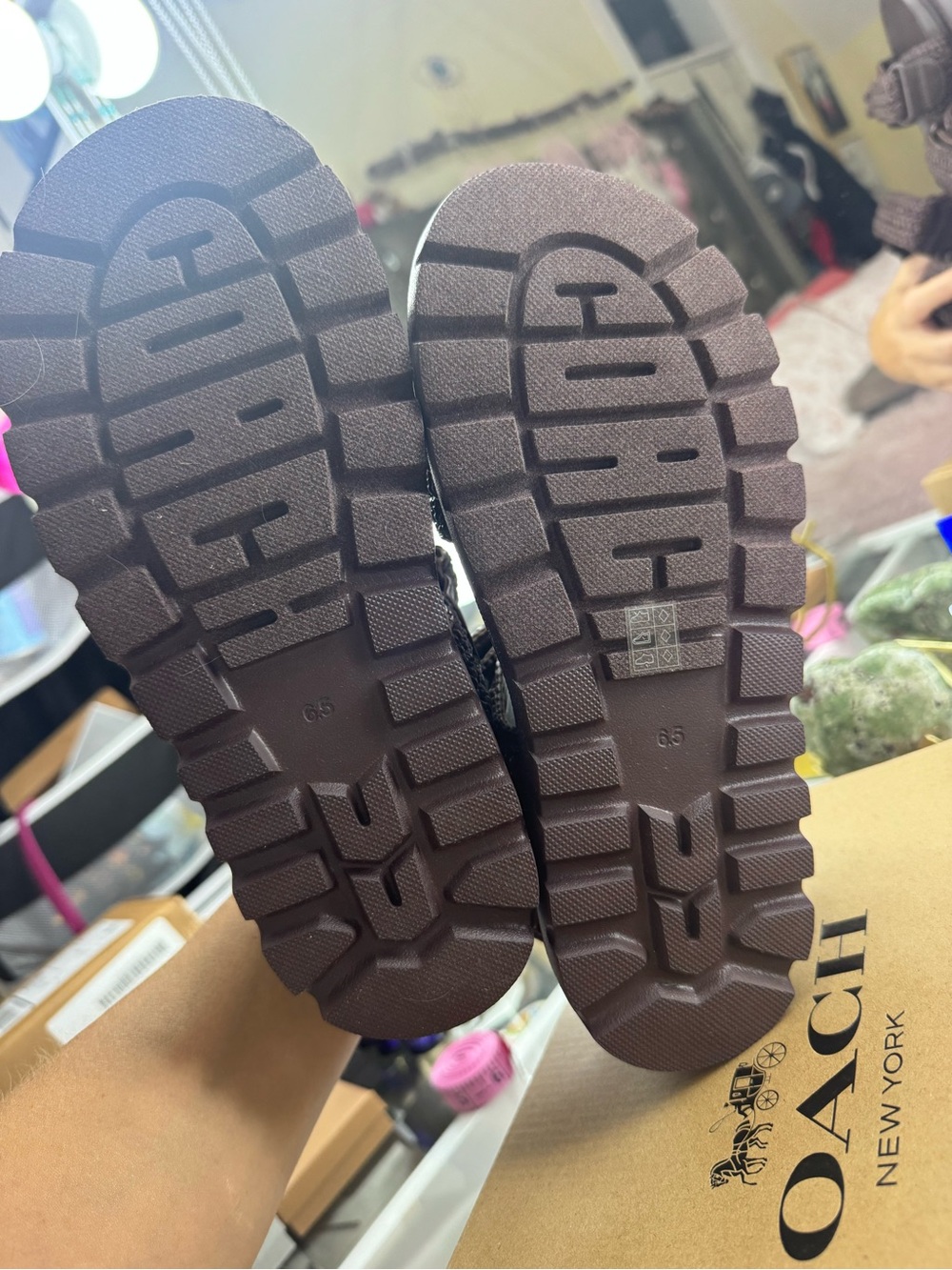 COACH BRYNN
RAFFIA SANDALS - Picture 4 of 8